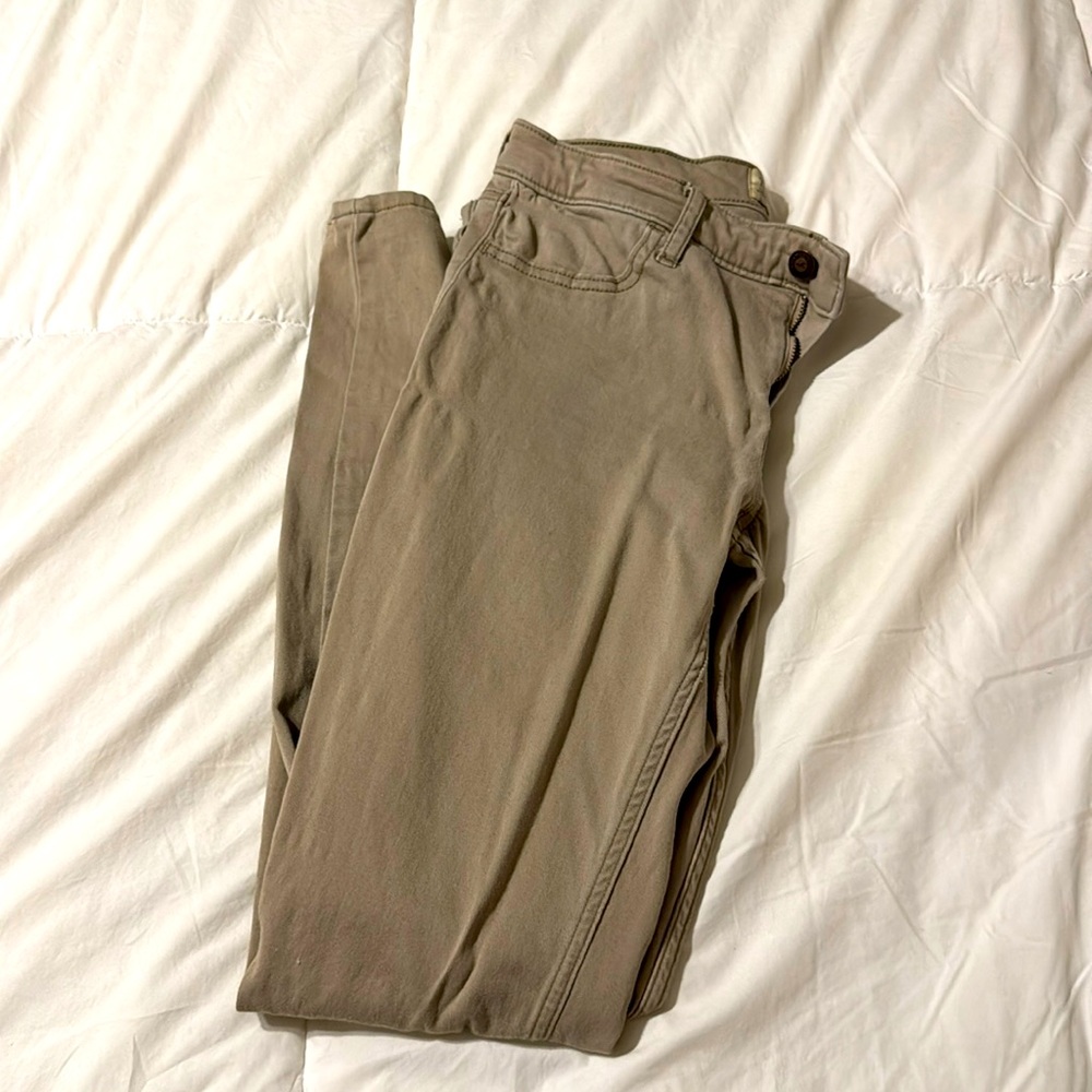 Hollister women’s skinny khakis 28w